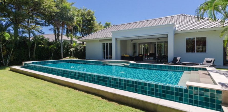 House in Hua Hin, Thailand 3 bedrooms № 180998