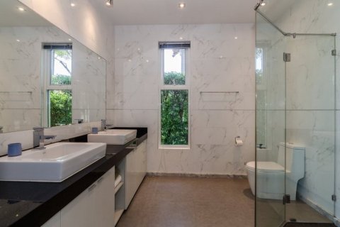 House in Hua Hin, Thailand 3 bedrooms № 180998 - photo 13