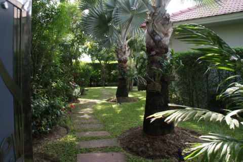 House in Hua Hin, Thailand 3 bedrooms № 180999 - photo 5