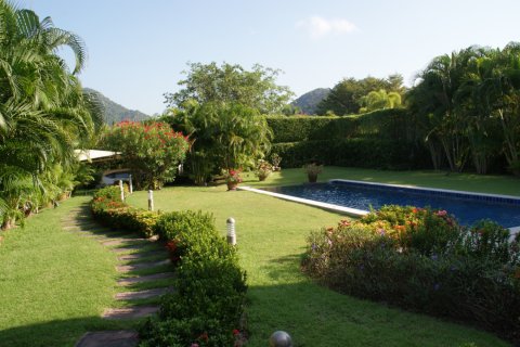 House in Hua Hin, Thailand 3 bedrooms № 180999 - photo 3