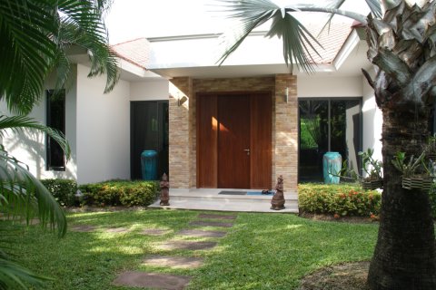 House in Hua Hin, Thailand 3 bedrooms № 180999 - photo 7