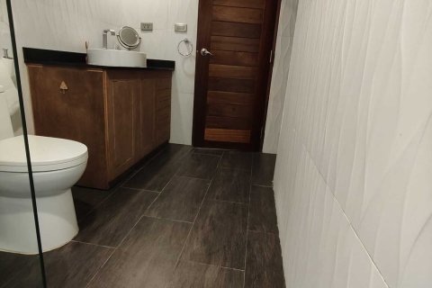 Кондоминиум с 2 спальнями в Бангне, Бангкок, Таиланд № 167781 - фото 6