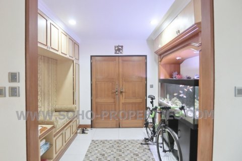 Condo à Bangkok, Thaïlande, 3 chambres  № 143911 - photo 1