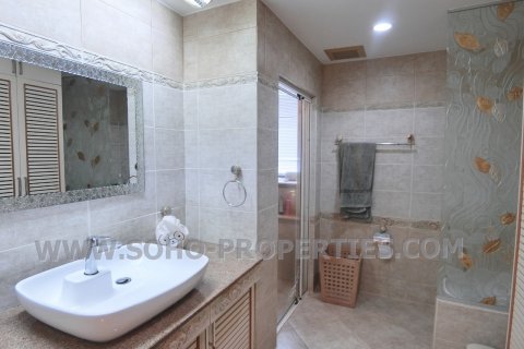 Condo à Bangkok, Thaïlande, 3 chambres  № 143911 - photo 17