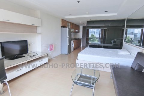 Студия в кондо в Бангкоке, Таиланд № 143910 - фото 1