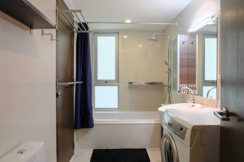 Кондоминиум с 2 спальнями в Пхракханонге, Бангкок, Таиланд № 143913 - фото 4