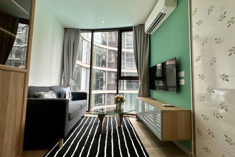 Condo in Khlong Toei, Bangkok, Thailand, 1 bedroom  № 172560 - photo 2