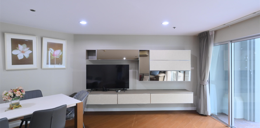 Condo in Bangkok, Thailand, 5 bedrooms № 184719