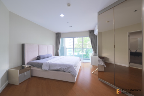Condo in Bangkok, Thailand, 5 bedrooms № 184719 - photo 2