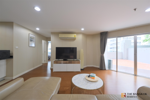 Condo in Bangkok, Thailand, 5 bedrooms № 184721 - photo 4