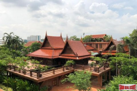 Maison à Bangkok, Thaïlande 6 chambres № 193850