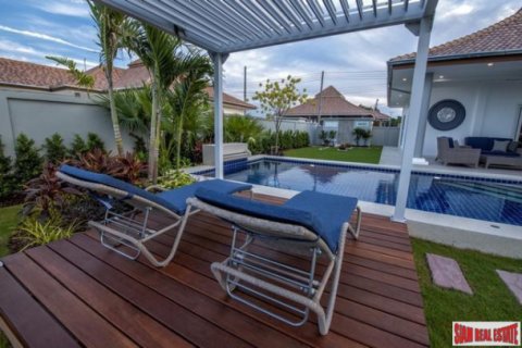 House in Hua Hin, Thailand 3 bedrooms № 193849 - photo 3