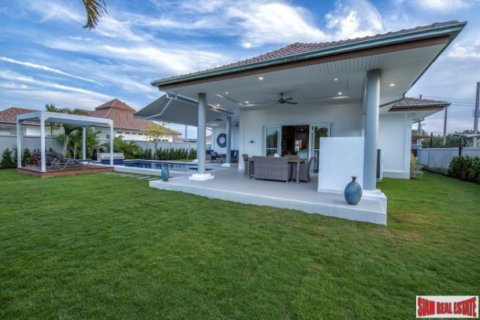 House in Hua Hin, Thailand 3 bedrooms № 193849 - photo 4