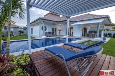 House in Hua Hin, Thailand 3 bedrooms № 193849 - photo 5