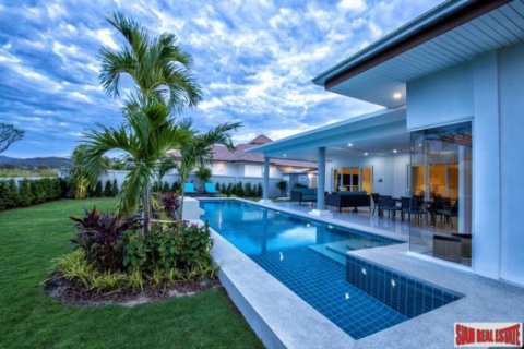 House in Hua Hin, Thailand 3 bedrooms № 193848 - photo 3