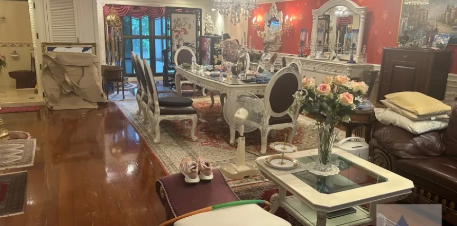 Duplex in Watthana, Bangkok, Thailand 3 Schlafzimmer № 215732
