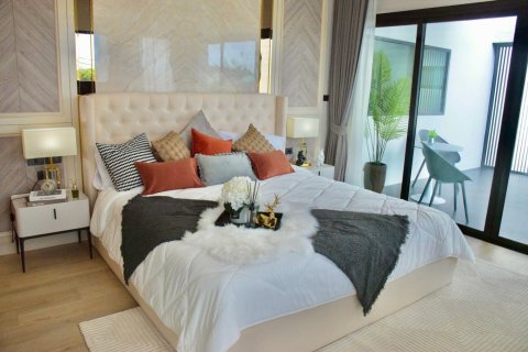 Вилла в Паттайе, Таиланд с 4 спальнями № 170043 - фото 5