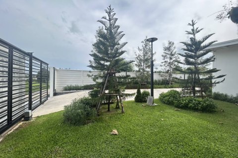 Villa in Phuket, Thailand 3 bedrooms № 160729 - photo 19