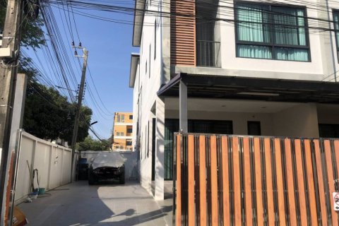 Таунхаус в Бангкоке, Таиланд с 4 спальнями  № 173012