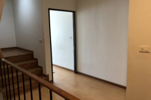 Таунхаус в Бангкоке, Таиланд с 4 спальнями  № 173012 - фото 4