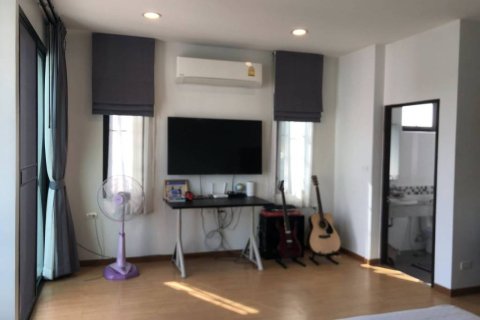 Таунхаус в Бангкоке, Таиланд с 4 спальнями  № 173012 - фото 10