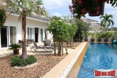 Villa in Hua Hin, Thailand 3 bedrooms № 202485