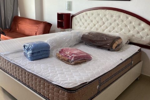 Studio in the Condo in Pattaya, Thailand  № 205357
