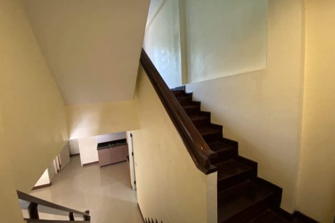 Townhouse in Khlong Toei, Bangkok, Thailand 4 bedrooms № 140159 - photo 10