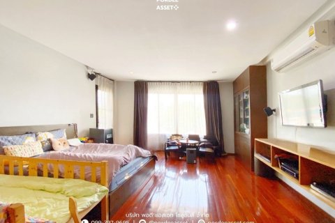 House in Rangsit, Thailand 6 bedrooms № 163142 - photo 11