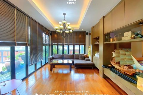 House in Rangsit, Thailand 6 bedrooms № 163142 - photo 3