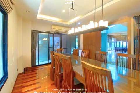 House in Rangsit, Thailand 6 bedrooms № 163142 - photo 6