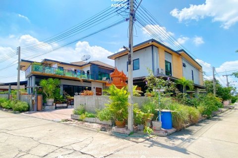 House in Rangsit, Thailand 6 bedrooms № 163142 - photo 30