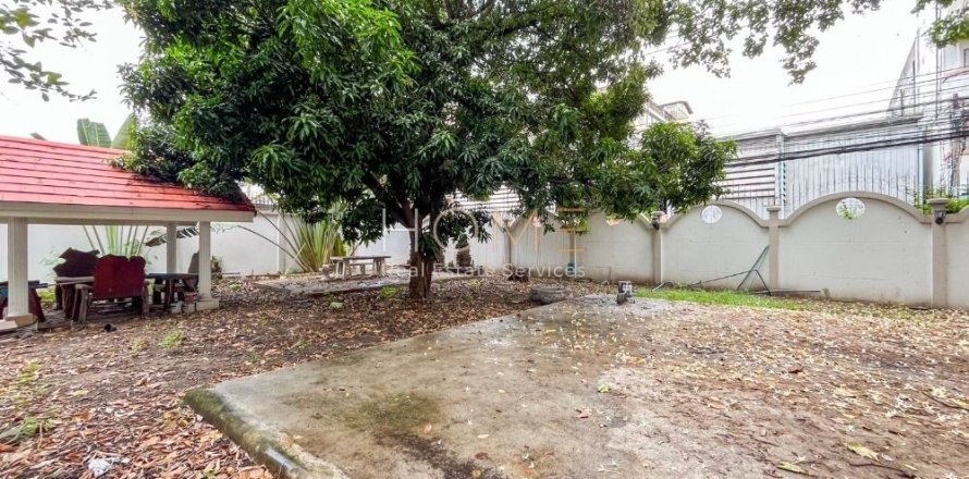 Land in Sathon, Bangkok, Thailand 1568 sq.m. № 163146