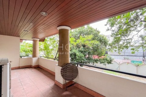 Land in Sathon, Bangkok, Thailand 1568 sq.m. № 163146 - photo 2