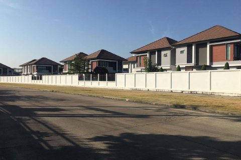 Condo à Saphan Sung, Bangkok, Thaïlande, 3 chambres  № 163141 - photo 11