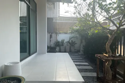 Condo à Saphan Sung, Bangkok, Thaïlande, 3 chambres  № 163141 - photo 3