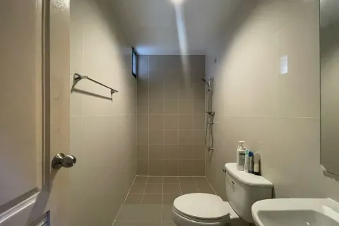 Condo à Saphan Sung, Bangkok, Thaïlande, 3 chambres  № 163141 - photo 2