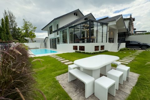 Вилла в Чиангмае, Таиланд с 4 спальнями  № 139228 - фото 1