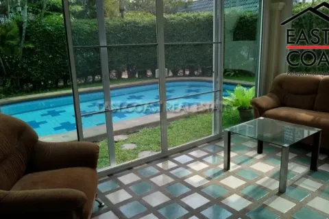 Casa de 3 dormitorios en Pattaya, Tailandia № 213535 - foto 4