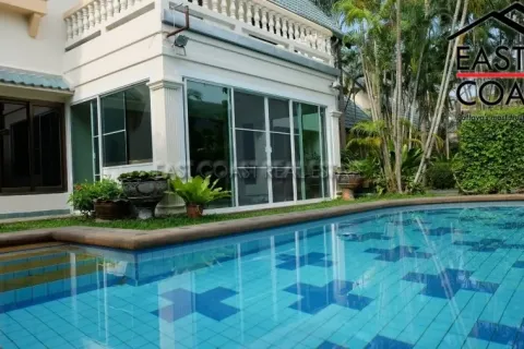 House in Pattaya, Thailand 3 bedrooms № 213535