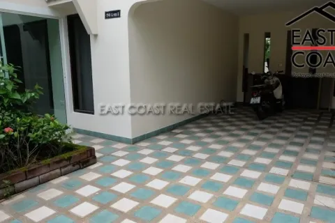 Casa de 3 dormitorios en Pattaya, Tailandia № 213535 - foto 3