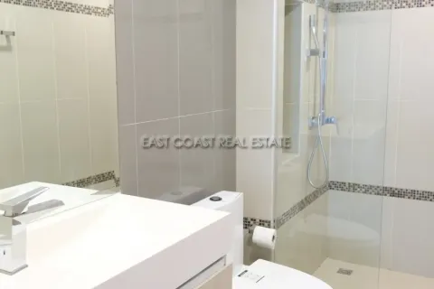 Condominio de 2 dormitorios en Jomtien Beach, Pattaya, Tailandia № 213532 - foto 21