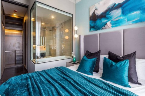 Condo in Bangkok, Thailand, 3 bedrooms  № 175562 - photo 8