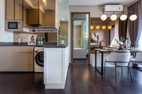 Condo in Bangkok, Thailand, 3 bedrooms  № 175562 - photo 4