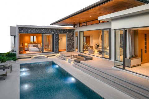 House in Bang Tao, Thailand 3 bedrooms № 75507 - photo 1