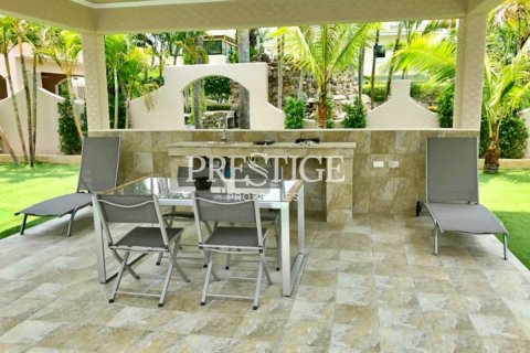 House in Pattaya, Thailand 5 bedrooms № 198589 - photo 18
