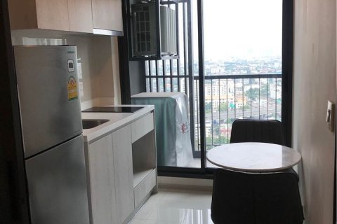 Студия в кондо в Клонг Тоэй, Бангкок, Таиланд № 150110 - фото 9