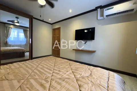 Condominio de 2 dormitorios en Jomtien Beach, Pattaya, Tailandia № 210608 - foto 2