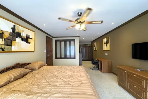 Condominio de 2 dormitorios en Jomtien Beach, Pattaya, Tailandia № 210608 - foto 17