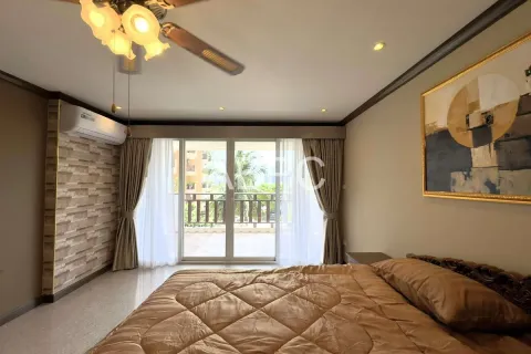 Condominio de 2 dormitorios en Jomtien Beach, Pattaya, Tailandia № 210608 - foto 7